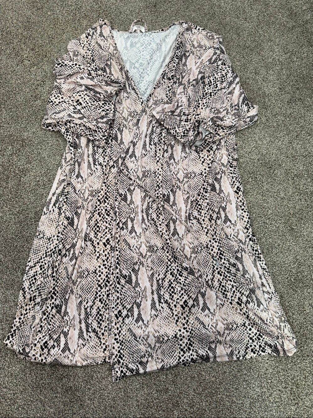 Secret Treasures 3X Pink Snakeskin Print lightweight robe